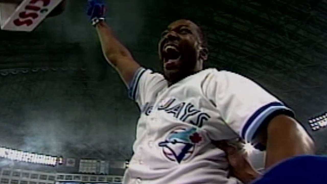 Flashback: Carter's walk-off HR for Jays wins 1993 World Series