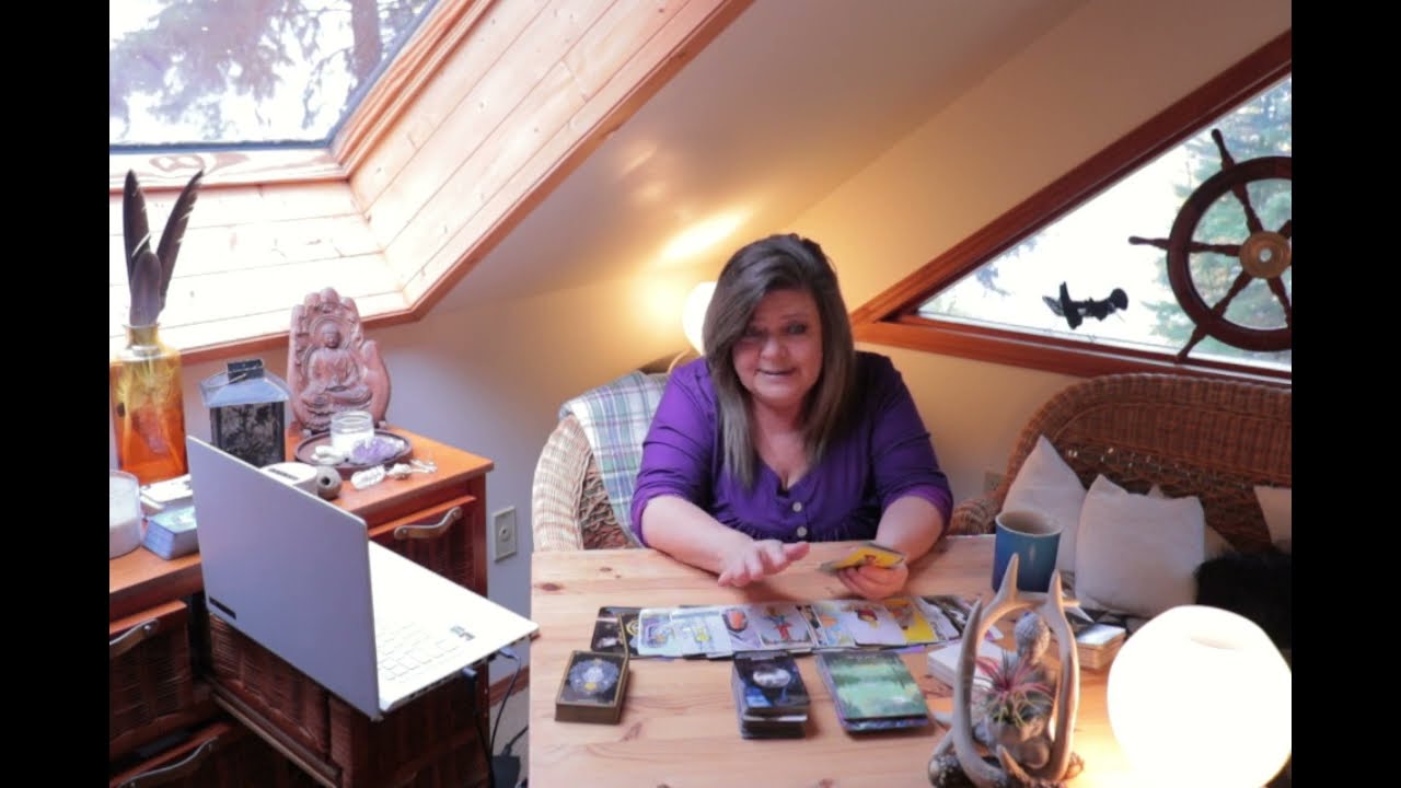 SAGITTARIUS SOMEONE IS GETTING READY TO FIGHT FOR YOU! 2 SCENARIOS! SEEKING GUIDANCE HOW 2 APPROACH