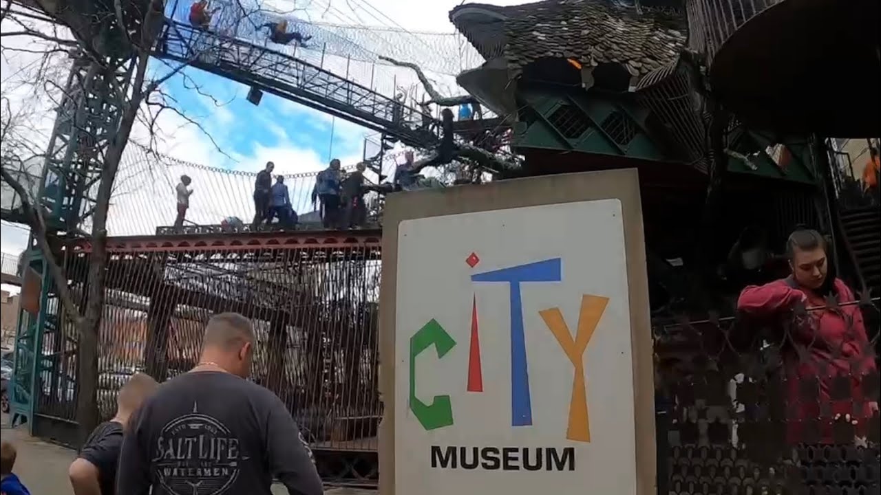 CITY MUSEUM, HUGE FULL BUILDING PLAYGROUND!! Crystal’s, Fish & Caves! Saint Louis, Missouri 2022.