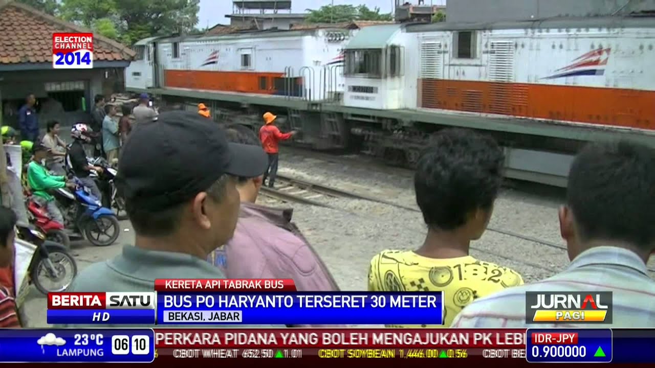 Polresta Bekasi Gelar Olah TKP Tabrakan Bus dan Kereta