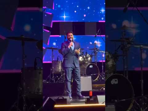 عينيا بتحبك