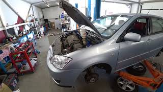 Замена тормозной жидкости. На примере Toyota Corolla 120. Замена тормозной жидкости. На примере Toyota Corolla 120.