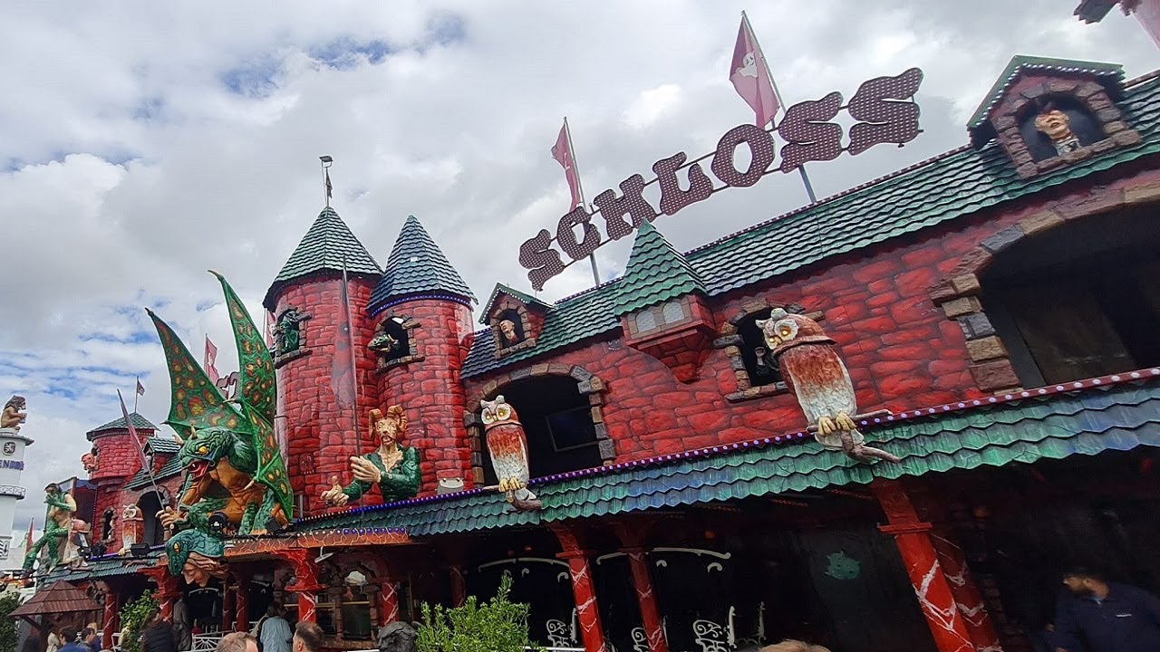 Geister Schloss Kunz Geisterbahn Oktoberfest Wiesn München 2023