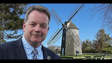Dan Talks with East Hampton Village Mayor Jerry La...