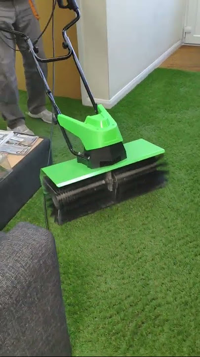 How to Properly Power Broom Your Artificial Turf - TurFresh