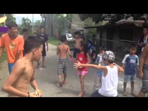 ang pagdiwang ng fiesta sa amin Maraming pagdiriwang sa loob ng isang taon ang mga pagdiriwang sa pilipinas ay mga pambansang pagdiriwang, mga pansibikong pagdiriwang at mga pagdiriwang na panrelihiyon. ang pagdiwang ng fiesta sa amin Maraming pagdiriwang sa loob ng isang taon ang mga pagdiriwang sa pilipinas ay mga pambansang pagdiriwang, mga pansibikong pagdiriwang at mga pagdiriwang na panrelihiyon.
