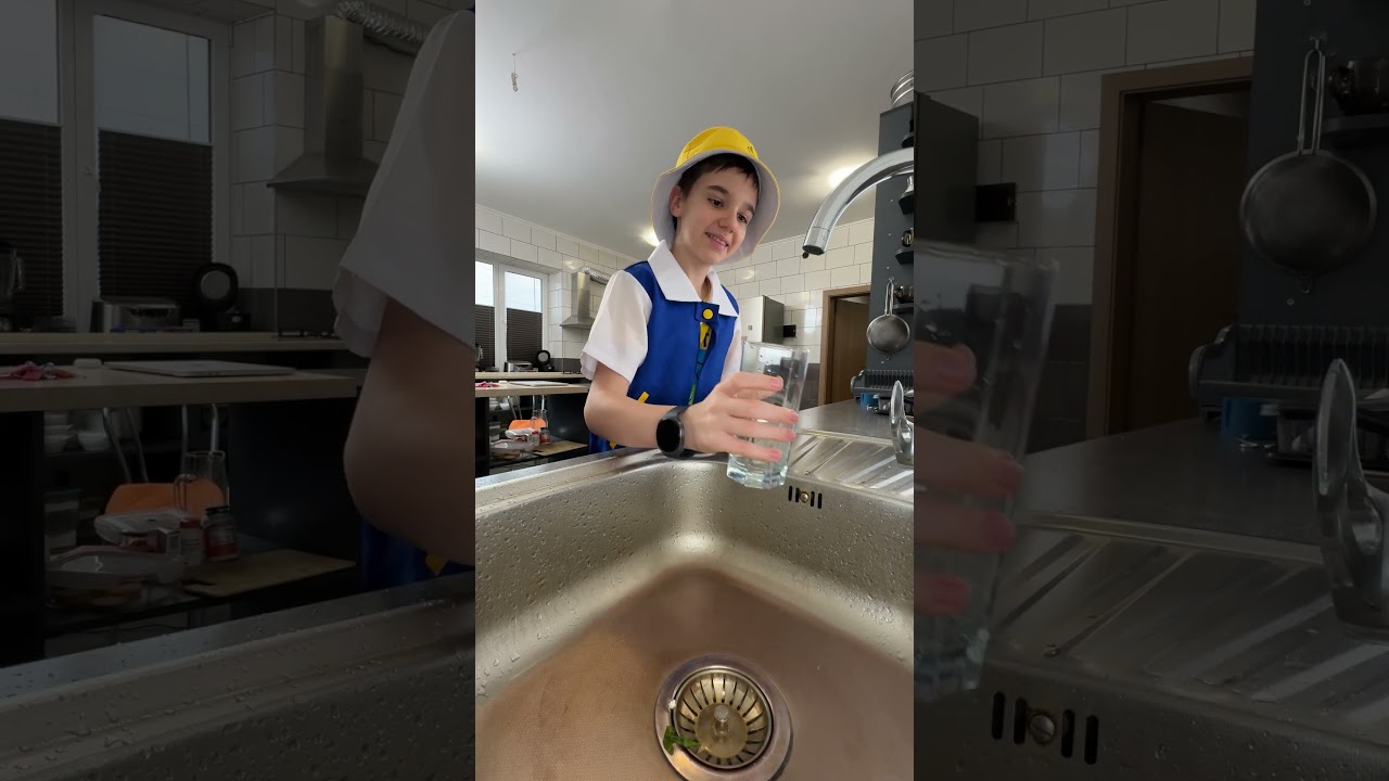 Player 1 drinks invisible water