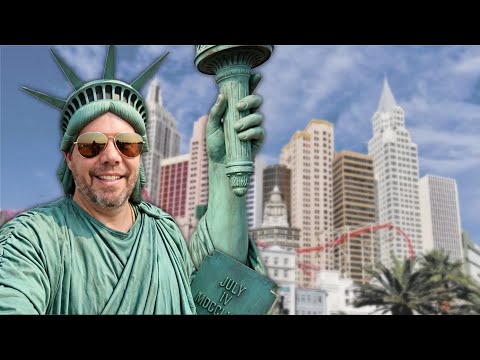 This Vegas hotel is a modern classic EVERYBODY needs to visit at least once! #nyny #walkingtour