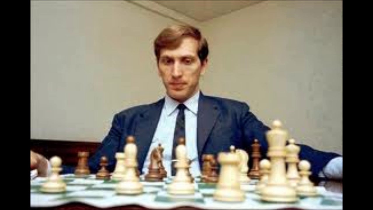 Neverovatne žrtve figura šahovskog genija  -  FISCHER vs MYAGMARSUREN  - Kraljev Indijski napad# 996