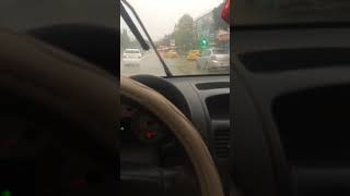 Yağmurlu Havada Araçla Gezinti