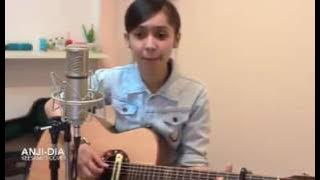 Cewek Cantik main gitar - Dia Anji -Tuhan ku cinta dia