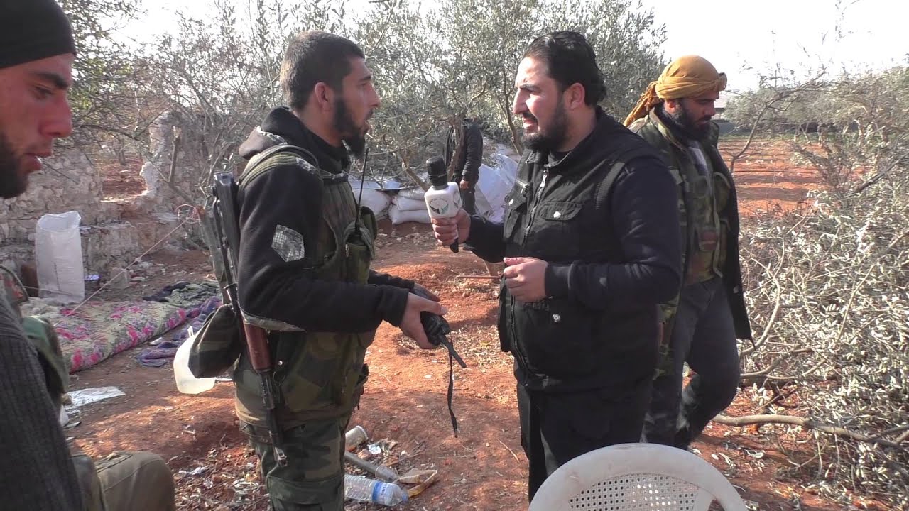 لقاء مع أحد القادة العسكريين من على أطراف تل العيس بريف حلب الجنوبي