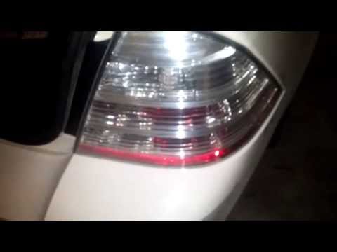 2009 Ford Taurus taillight replacement