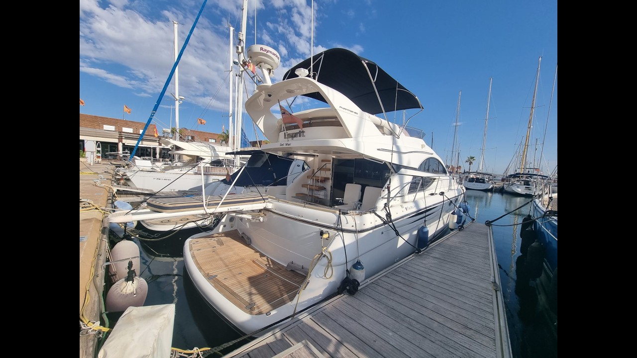 ⁣Fairline Phantom 50 (Interior)