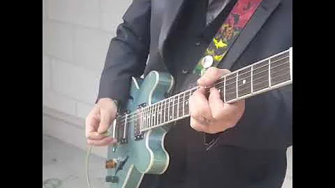 The amazing blues guitarist Reverend James Heaton ...