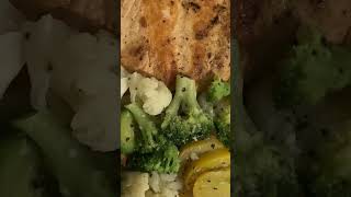Grilled Salmon 🍣 with (Squash, Broccoli 🥦, and Cauliflower) 😋🤤 #mukbang #strangers #shorts #asmr