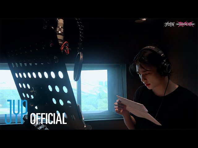 Stray Kids 樂-STAR Recording Scene | MEGAVERSE, 가려줘(Cover Me) class=