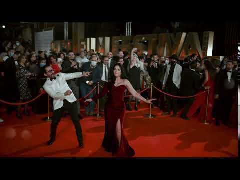 42  احمد حلمي ومنى زكي