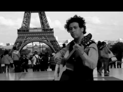 Watch the video for Pañuelí