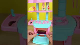 Baking a birthday cake for Chelsea 🎂🥳🎁 #barbie #toys #birthdaycake #satisfyingvideo