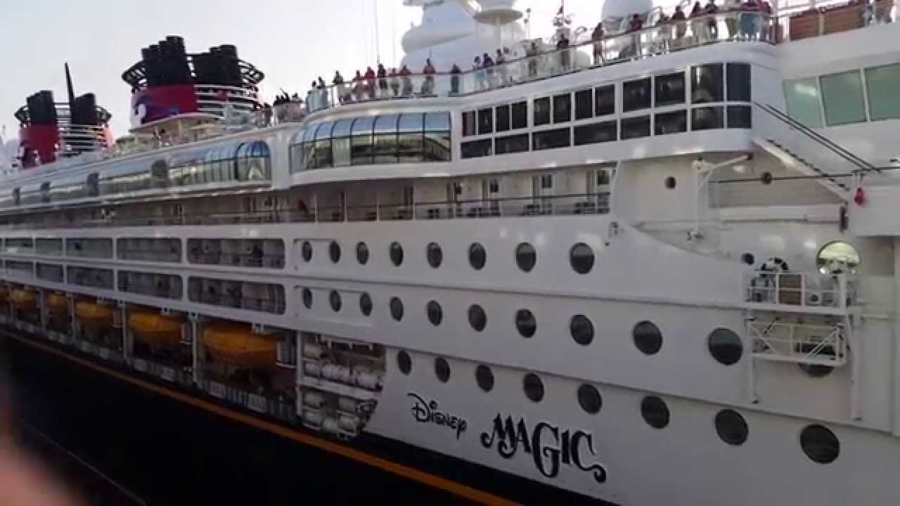 cruise ship horn battle disney