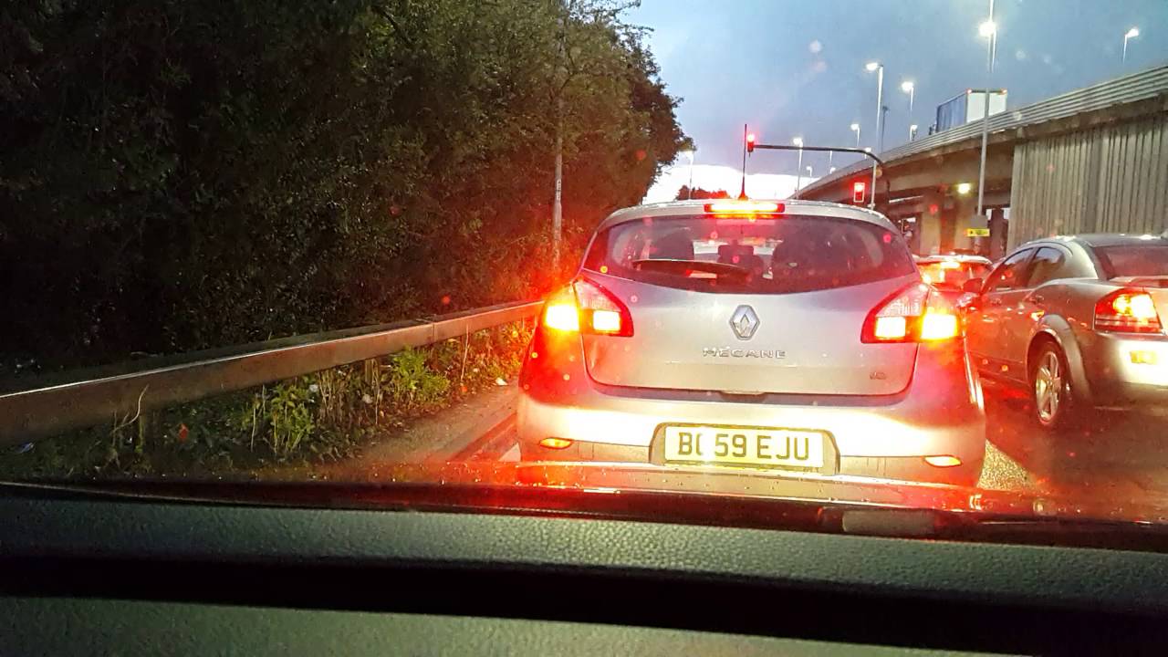 evening rush hour on A406 oct 17 - YouTube
