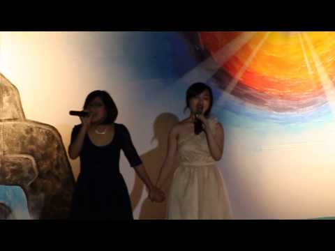 TNTT Concert 2011: Hoang Uyen and Gia Yen Duet - "Some things were Meant to Be"