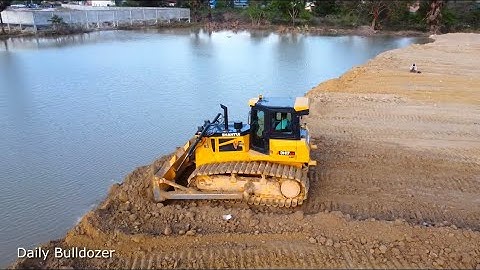 New Shantui Bulldozer Was Adding To The Old Project , Push Soil So Good As Well