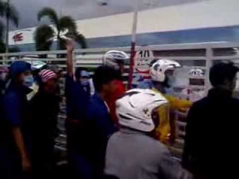 Aksi Sweeping demo buruh kenaikan gaji karyawan 2012~2013