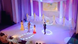 Russian Singer Singing 'Awara Hu' indian song