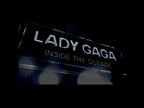 Videó: Lady Gaga Csodálatos Eljegyzési Gyűrűt Mutatott Be