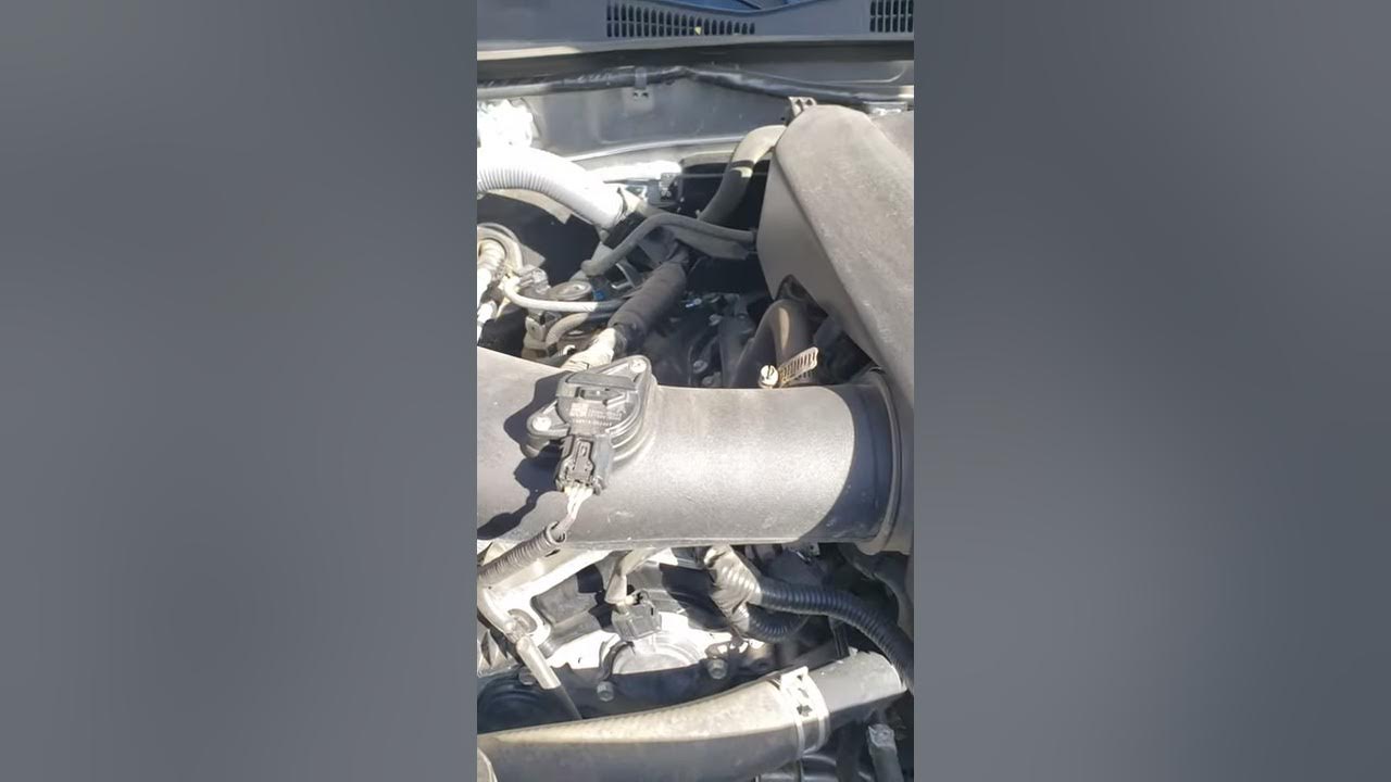 3rd Gen Tacoma Engine Chirp - YouTube
