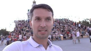 Толпа людей смотрит на МЕНЯ! ВДНХ (Москва, август 2018)! Толпа людей смотрит на МЕНЯ! ВДНХ (Москва, август 2018)!