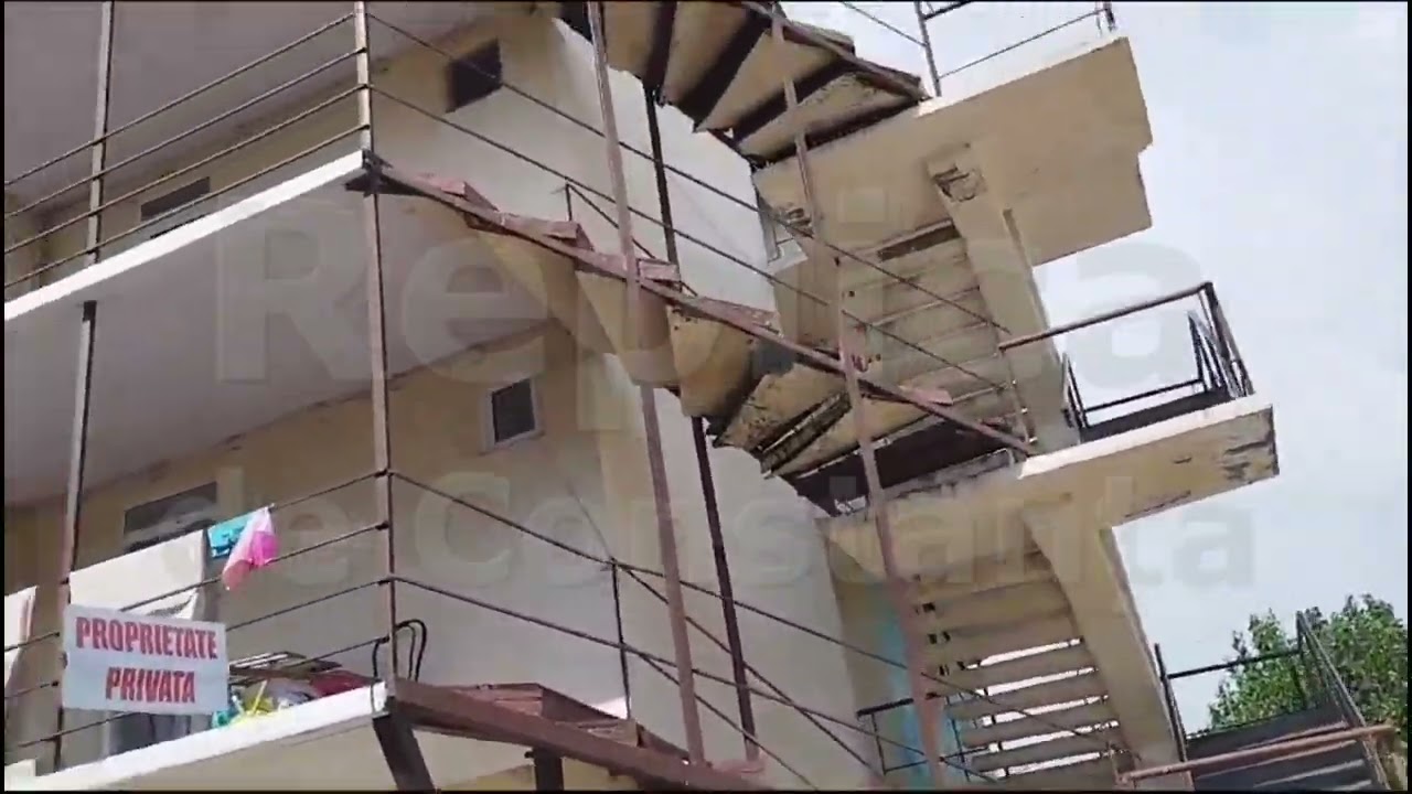 Hotelul Histria arată ca după bombardament, după plecarea turiștilor