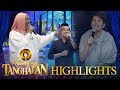 Tawag ng Tanghalan: Vice Ganda gets distracted by Tyang Amy