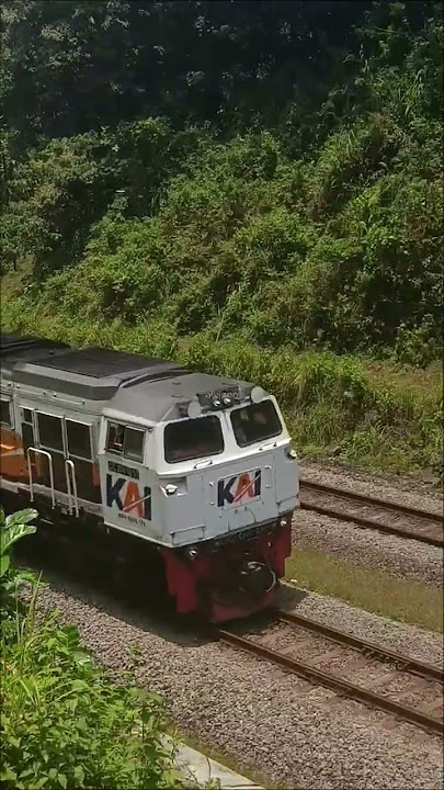 Masinis ramah dari kereta api argo lawu #daop5purwokerto #keretaapiindonesia