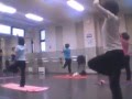 YOGA surya レッスン風景　相模原市緑区橋本　子連れOK　片足バランスポーズのやり方とコツ　インストラクター