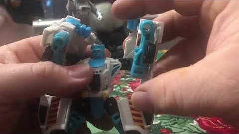 Ionacus toy reviews #335 powercore combiners stakeout w/protectobots