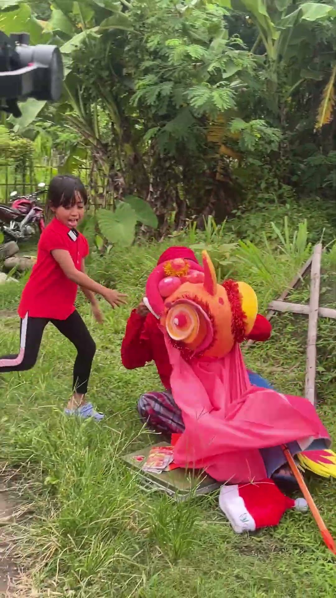 DI BALIK LAYAR LEIKA DAN TOMPEL JADI BARONGSAI, SAMPAI KESURUPAN #leika #shots