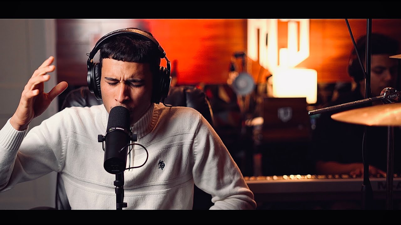 NO TE RINDAS Cover Live | Anthony Guzman | MLD Studios