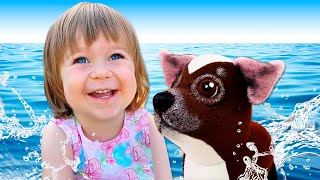 Kids pretend play on a beach - Family fun for kids