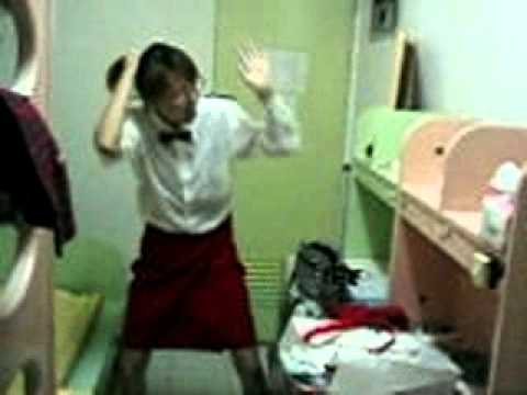★ 超爆笑缺牙妹~某飯店宿舍搞笑短片 ★