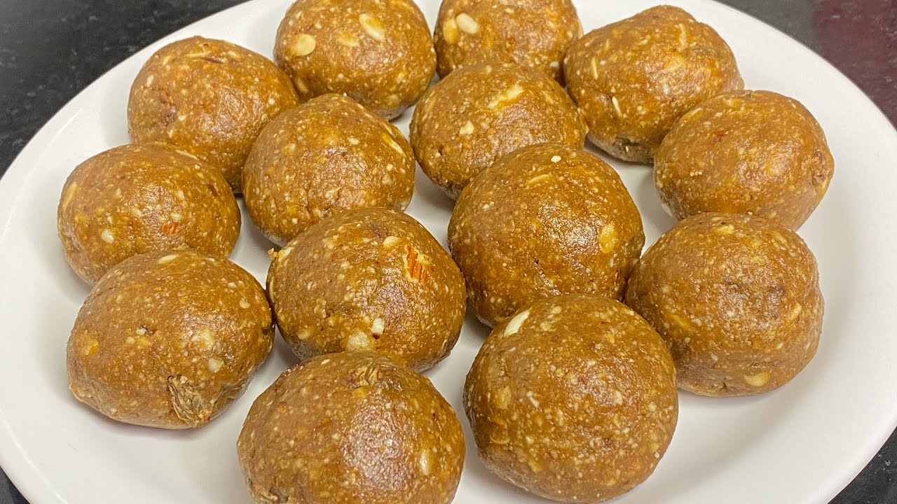 Wheat flour aur gond ke laddu Dry fruits laddu Winter special laddu