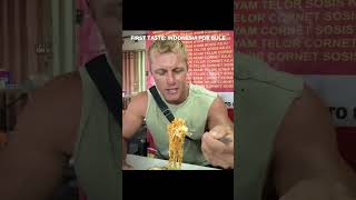 Bule Berani Coba Mie Pedas Abang Adek Akhirnya 