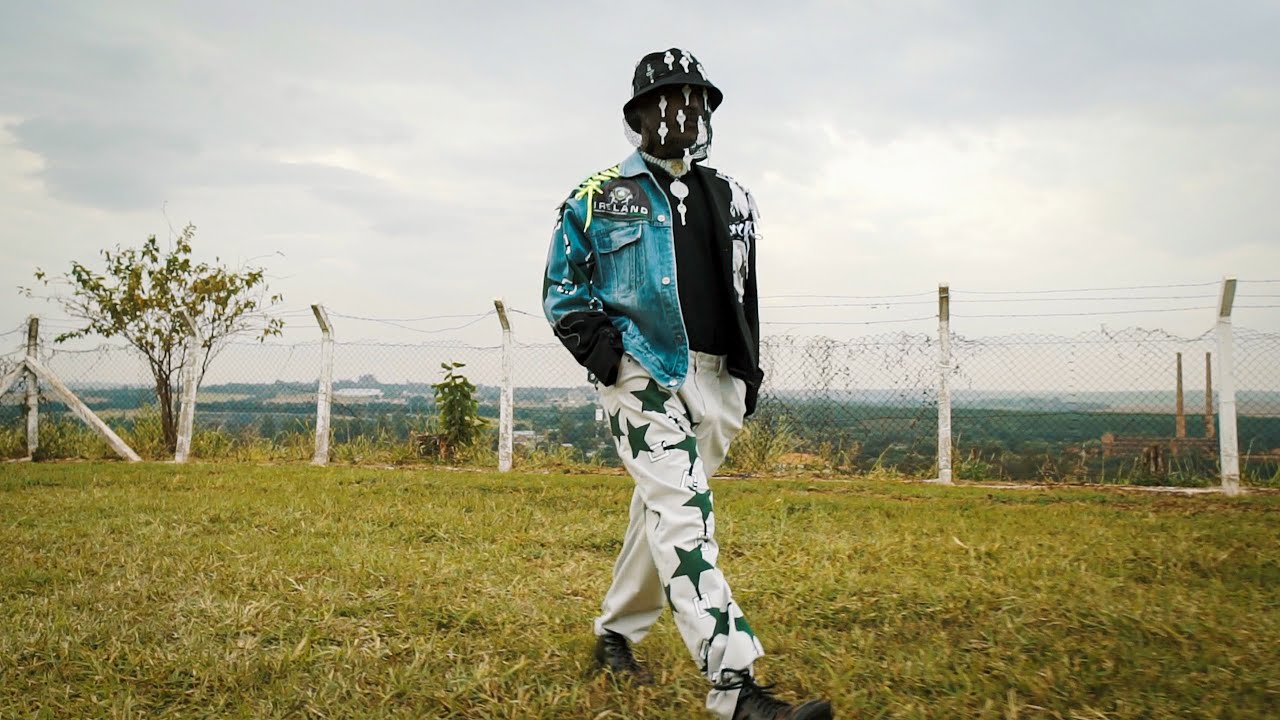 Desfile EGO OLIVER STAR: AMBIVALÊNCIA