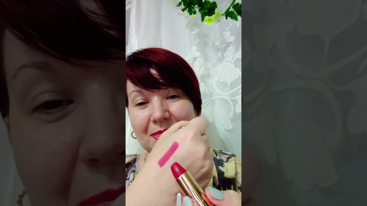 Charlotte Tilbury Lipstick - Patsy Red