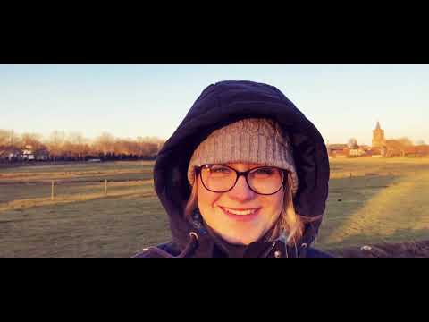 Bunschoten - Spakenburg - Stadsgracht - wandelen met een mopshond en m'n vrouw