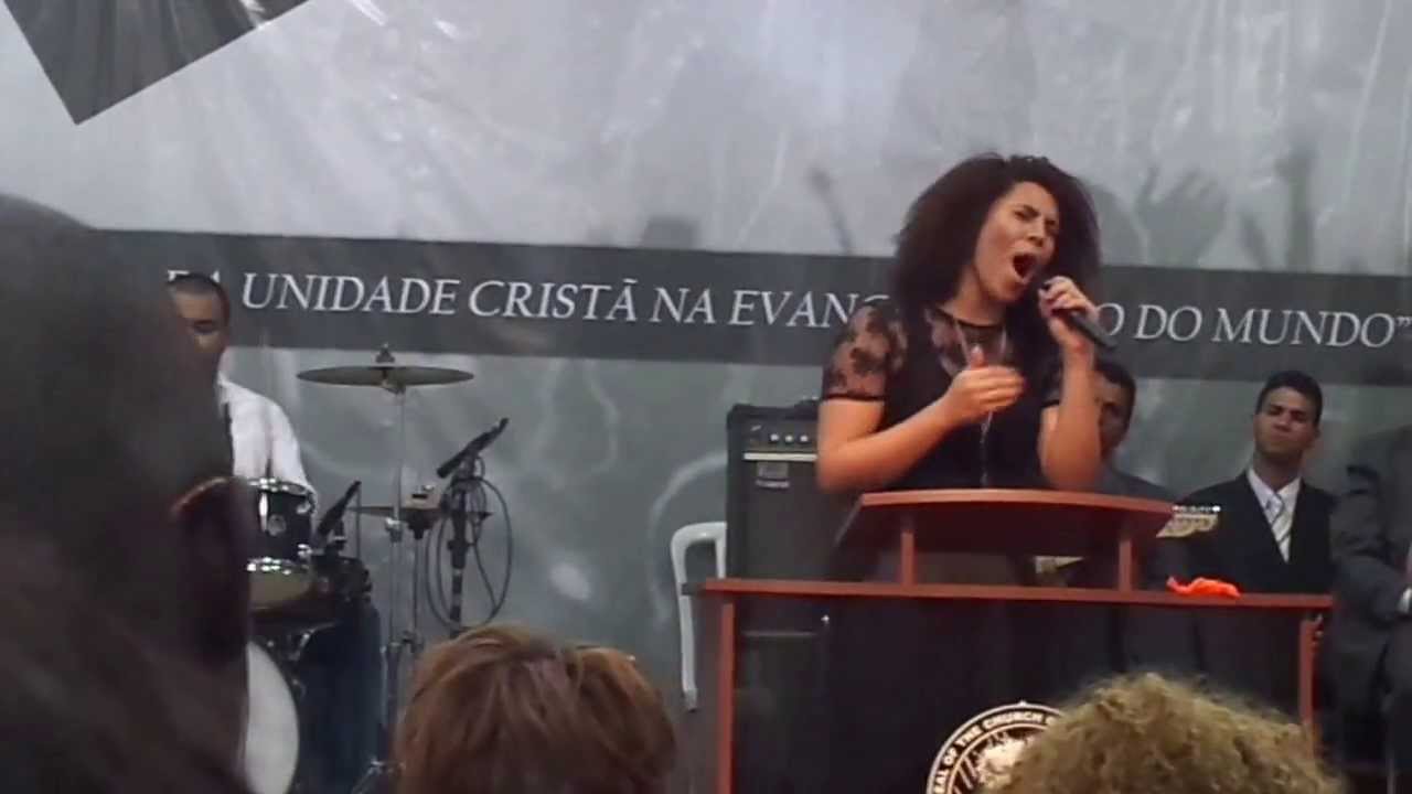 Paloma Possi fazendo Solo Sermonico 9° Convocação Distrital COGIC3 Resgate para VIda