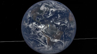 EPIC Observations of Ice in Earths Atmosphere