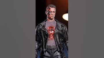 INSANE $350 Terminator Figure 🔥 - Hot Toys Terminator 2 T-800 Battle Damaged Figure Unboxing